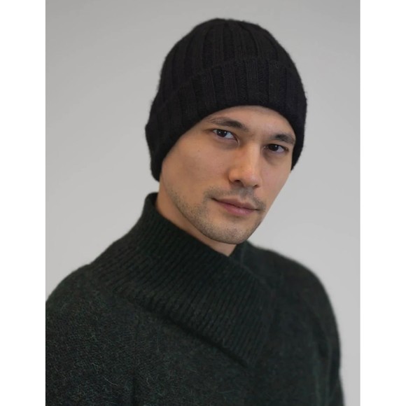 SSkein Beanie NWT